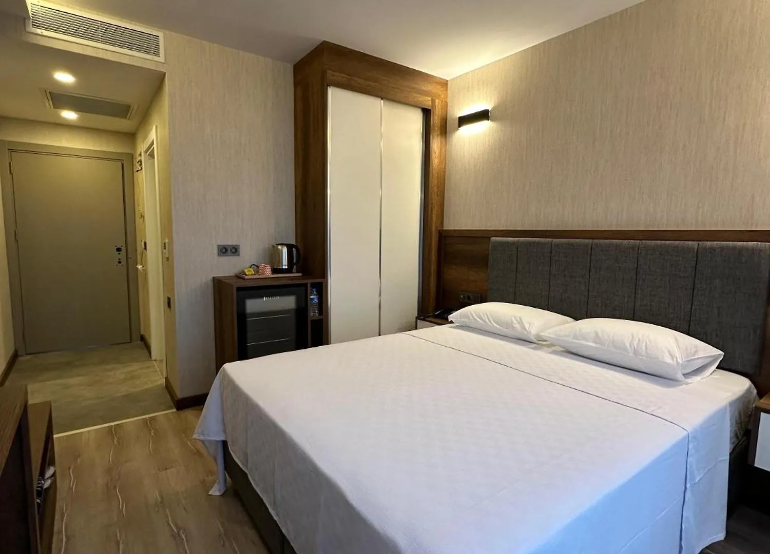 Erom Otel ترابزون فندق