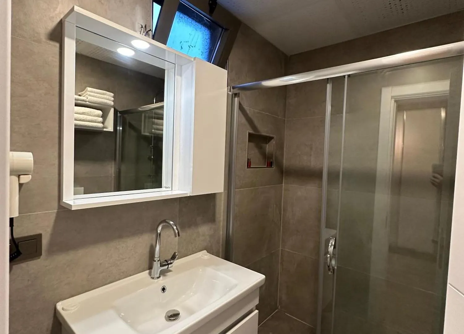 Erom Otel ترابزون